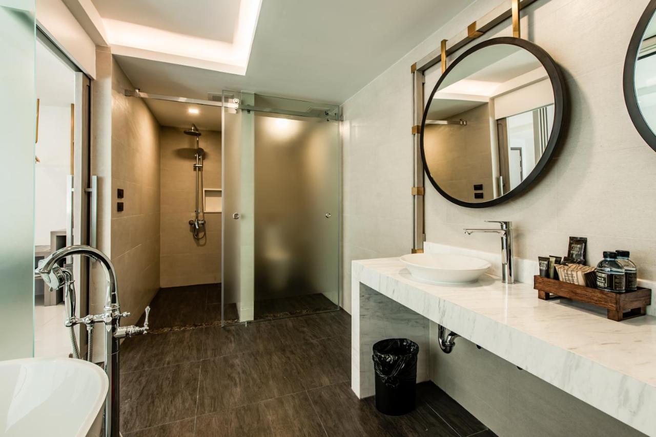 Blackwoods Hotel Pattaya - Sha Extra Plus Exterior foto Bathroom