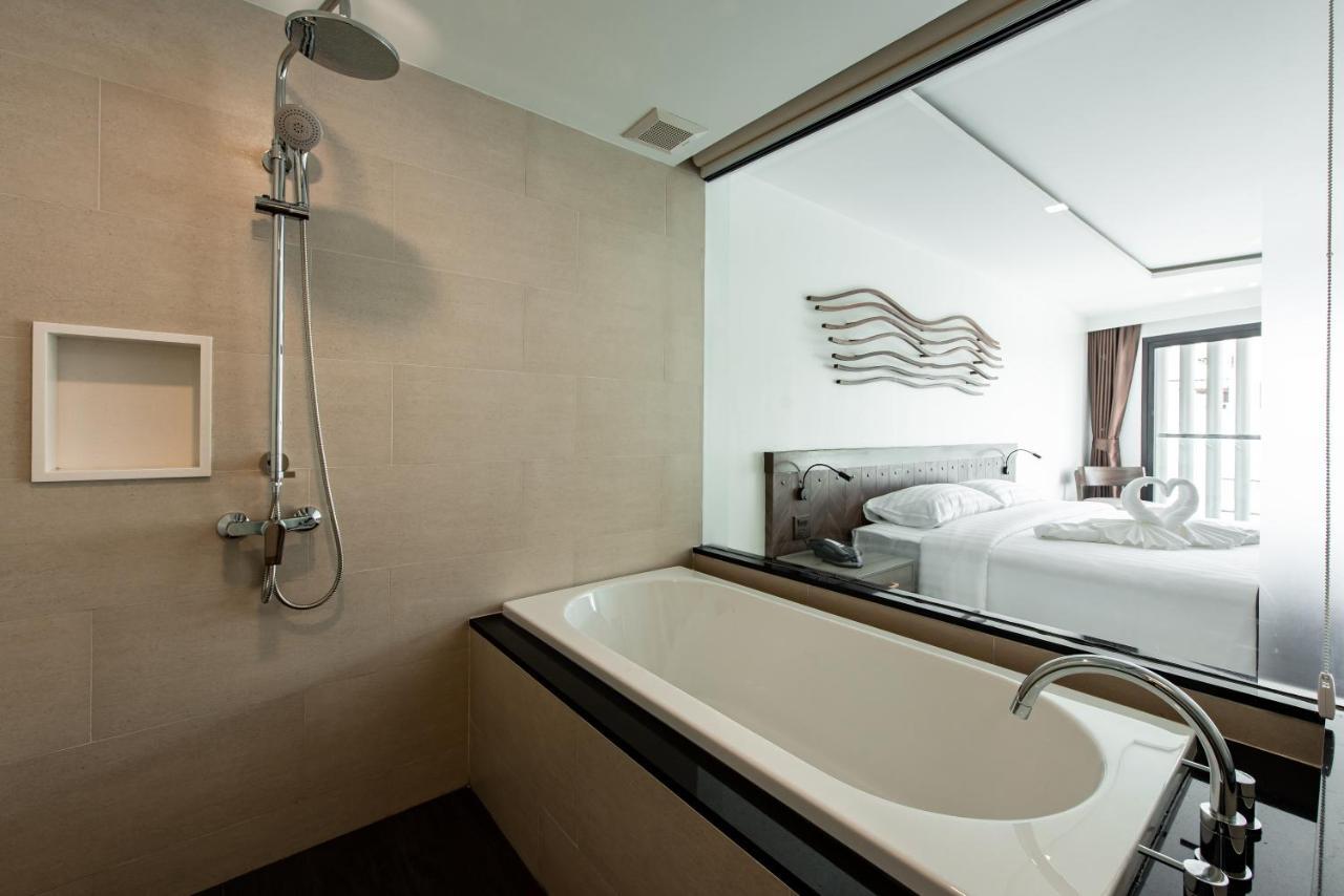 Blackwoods Hotel Pattaya - Sha Extra Plus Exterior foto Bathroom
