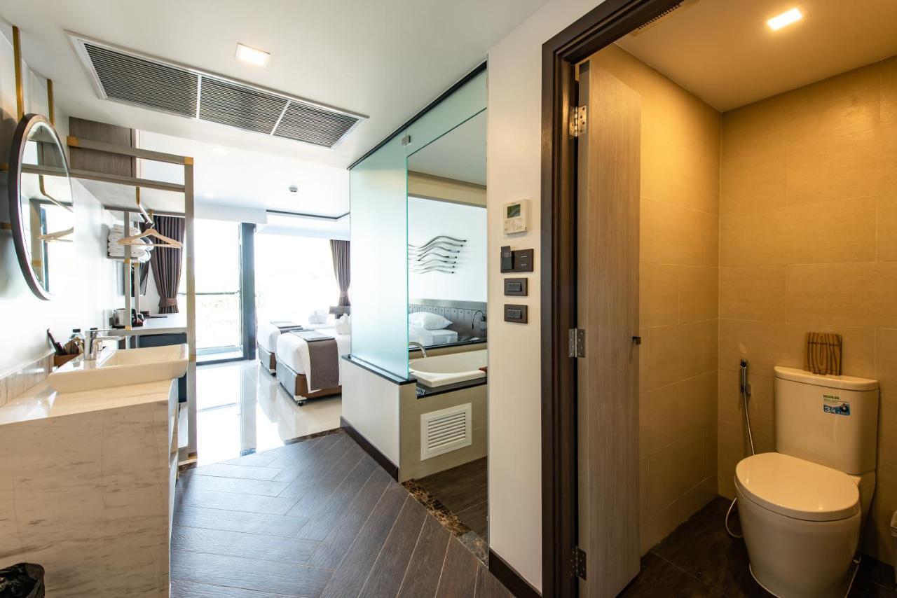 Blackwoods Hotel Pattaya - Sha Extra Plus Exterior foto Bathroom