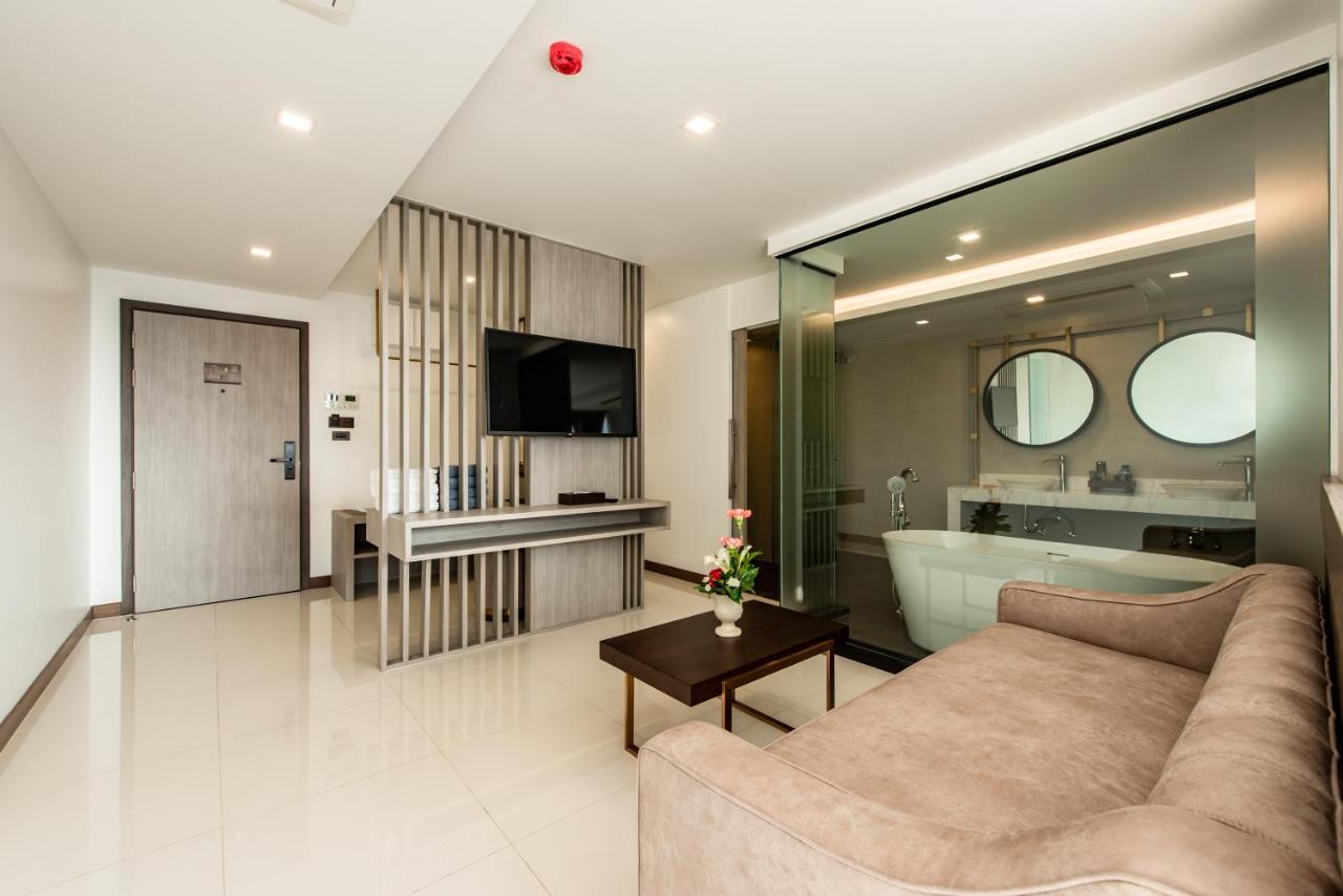 Blackwoods Hotel Pattaya - Sha Extra Plus Exterior foto A room at the hotel