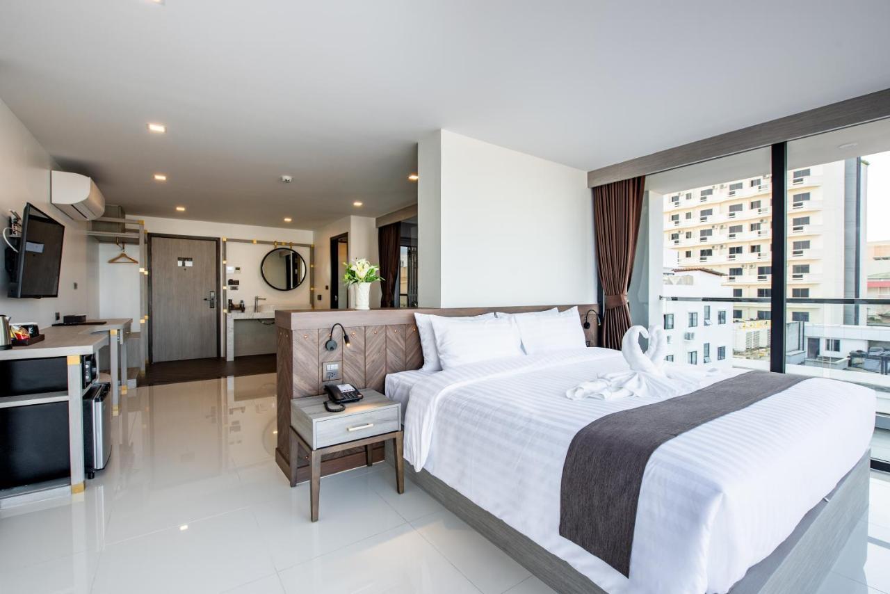 Blackwoods Hotel Pattaya - Sha Extra Plus Exterior foto A typical studio apartment