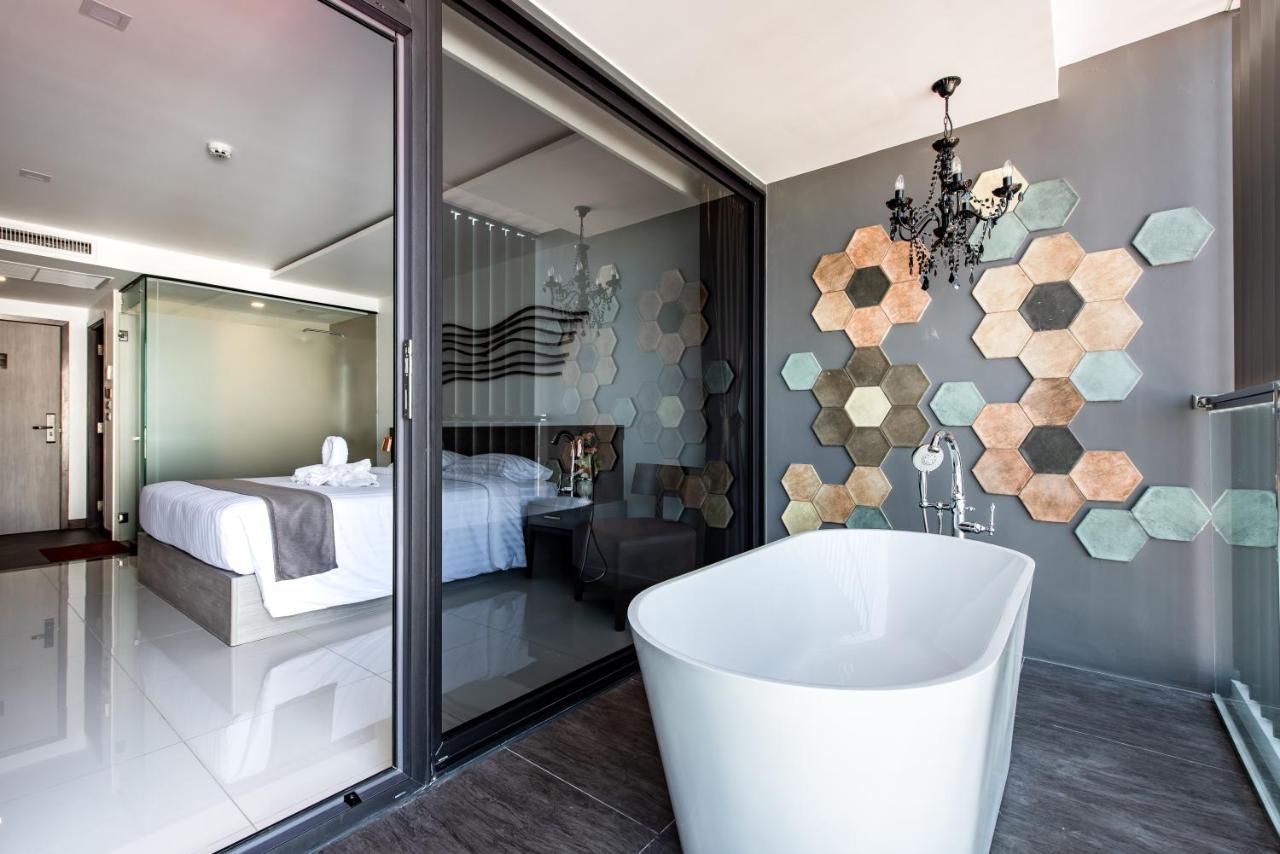 Blackwoods Hotel Pattaya - Sha Extra Plus Exterior foto Bathroom