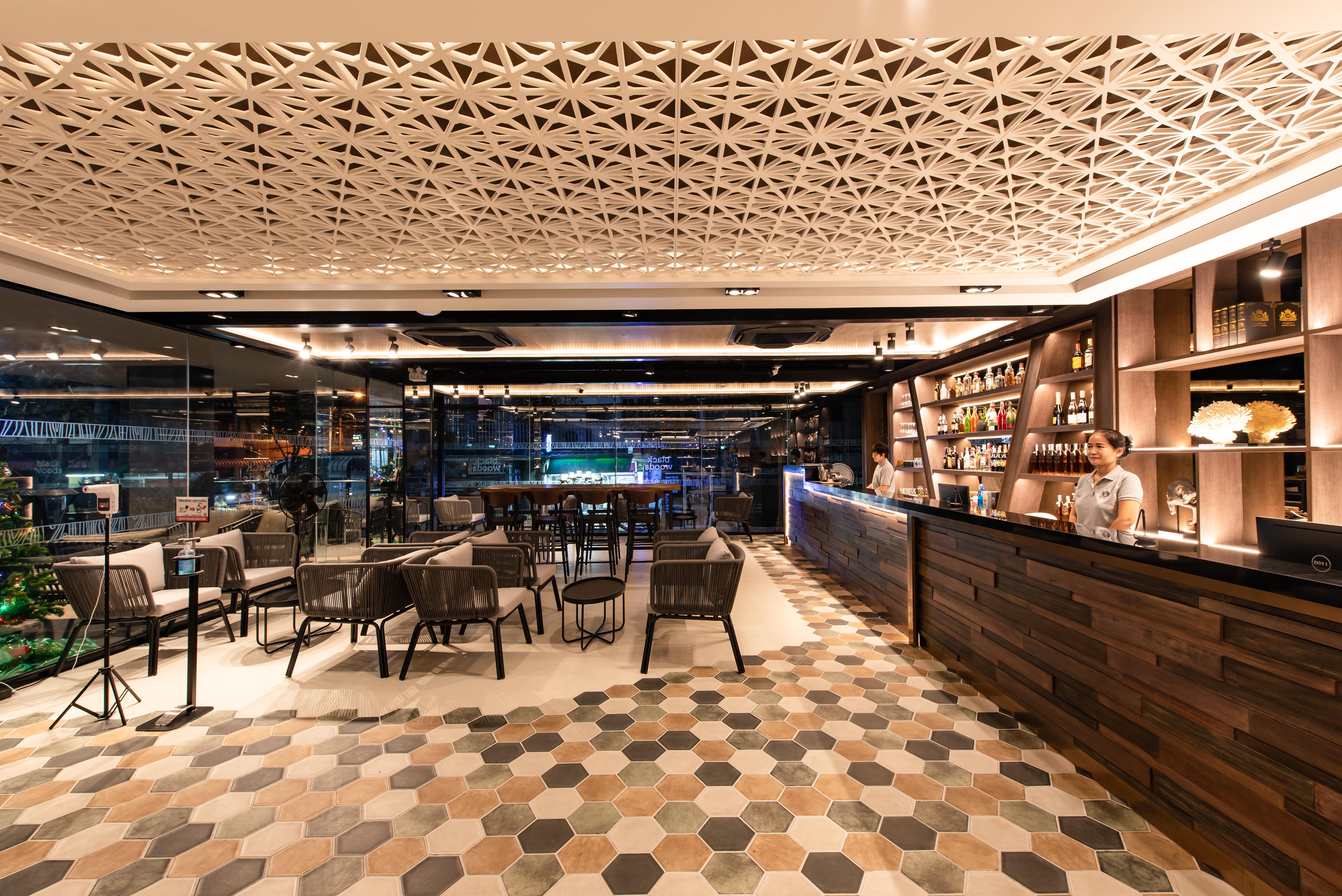 Blackwoods Hotel Pattaya - Sha Extra Plus Exterior foto The interior of the restaurant