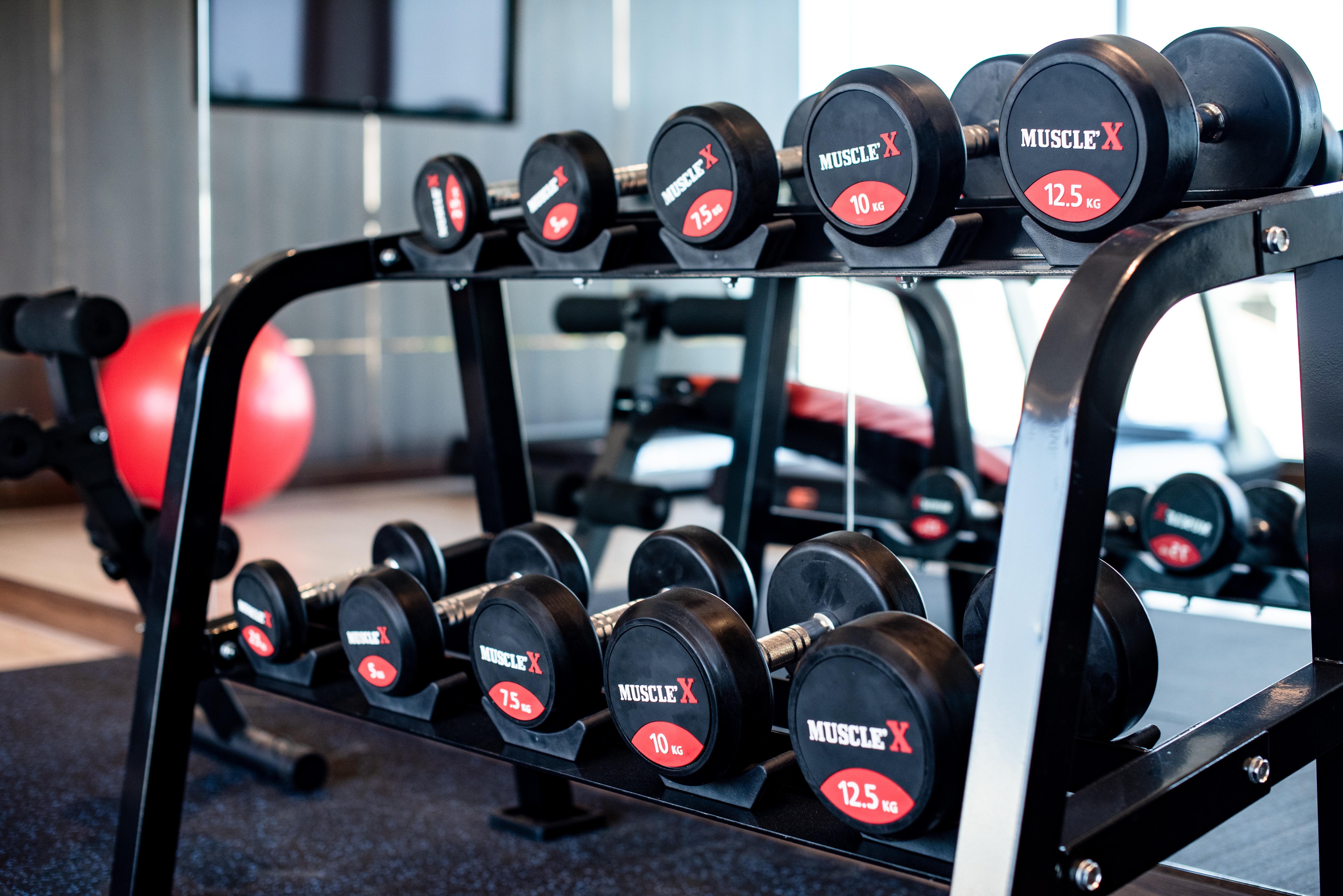 Blackwoods Hotel Pattaya - Sha Extra Plus Exterior foto Dumbbells on a rack
