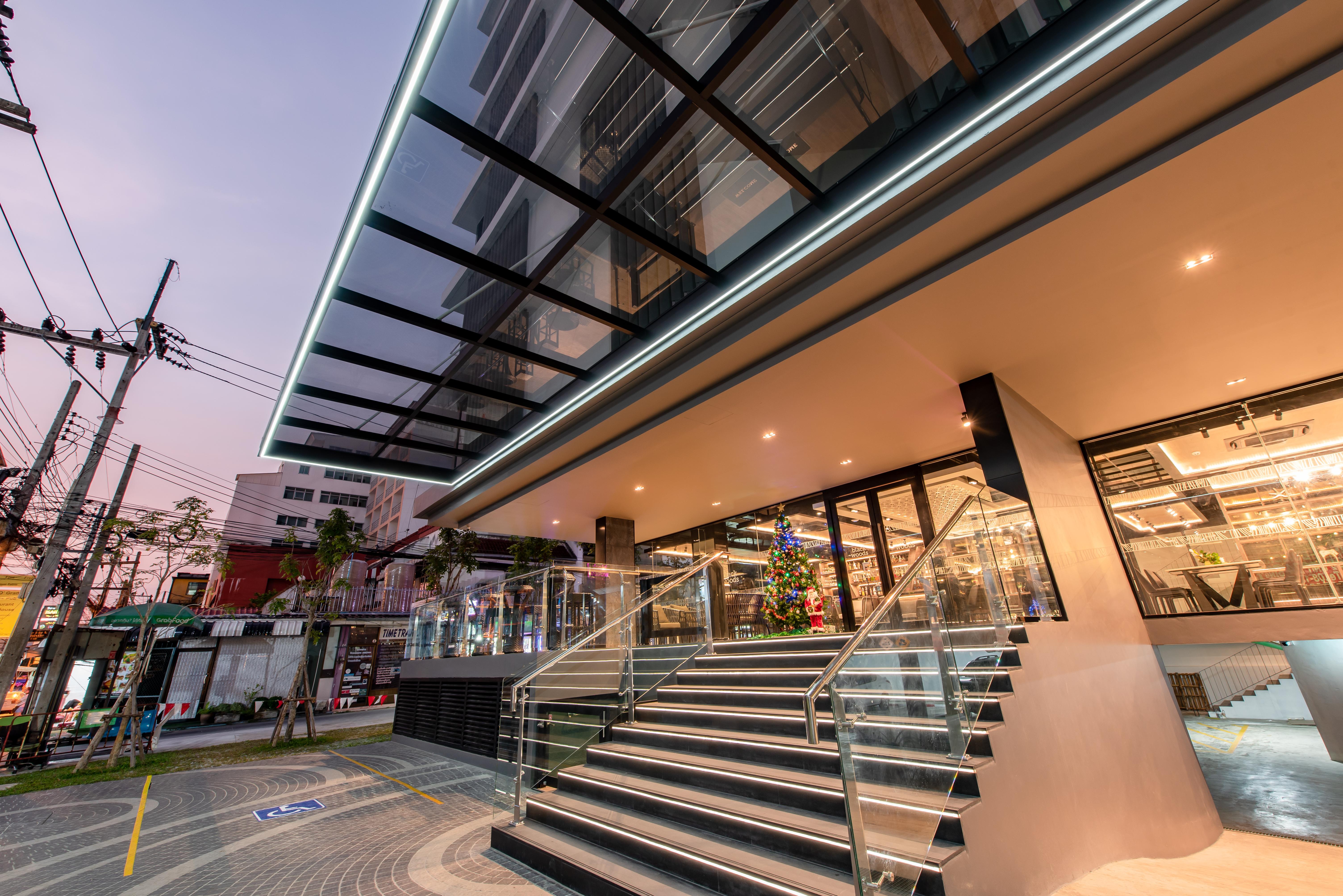 Blackwoods Hotel Pattaya - Sha Extra Plus Exterior foto Entrance
